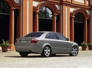 Audi A4 1.8T Sedan 2000 года 